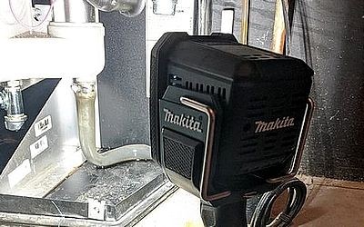 ��� DML812 18V