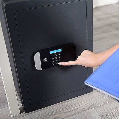���� Maximum Security ������ 90102494, YALE